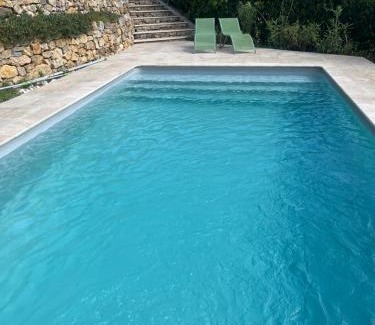 Toulon Apartment | Hauteurs de Toulon : Charmant studio piscine