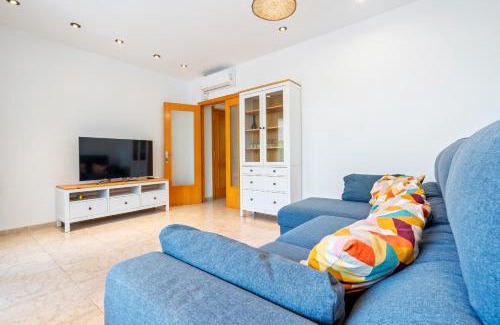 Costa Dorada Apartment | Hauzify I Apartament Miramar