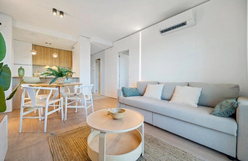 La Pineda Apartment | Hauzify I Apartament Mare Internum