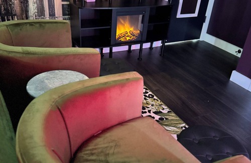 Saugatuck Condo | Havana Hideaway Downtown Saugatuck. Moody. Enchanting. Dreamy Walk to everything