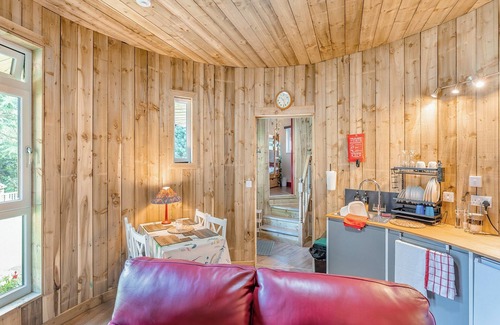 Polmont Cottage | Have a fab time in this unique, triple-circle treehouse.