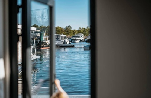 Oberhavel Boat Rental | Havel River Houseboat