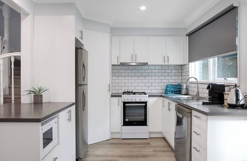 Hamlyn Heights House | Haven At Heights/Holiday or Corporaten