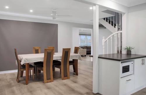 Hamlyn Heights House | Haven At Heights/Holiday or Corporaten