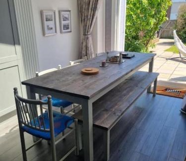 Walmer House | Haven Cottage - adjacent to beach and promenade
