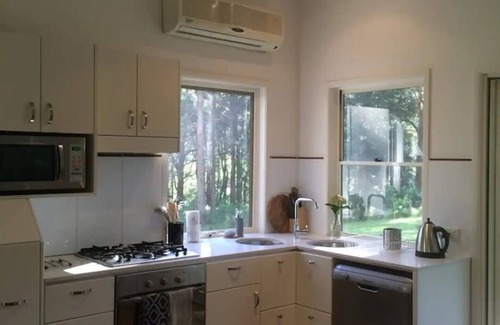 Jaspers Brush House | Haven Hideaway