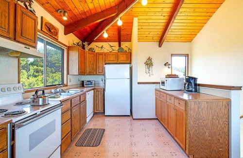Copalis Beach House | Haven Hideaway - Ocean Views from Every Room