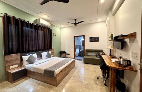 Sector 31 Hotel | Haven Hotel & Corporate Suites, Sector 31, Gurgaon