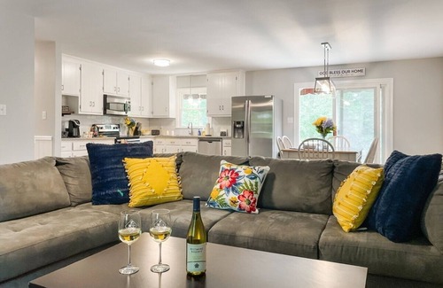 Durham House | Haven of Rest 3BR near Duke, RDU, RTP w EV Charger by RedAwning