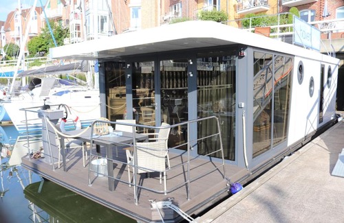 Cuxhaven Boat Rental | Havenkoje