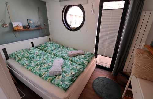 Cuxhaven Boat Rental | Havenkoje