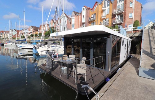 Cuxhaven Boat Rental | Havenkoje