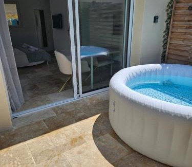 Beaumettes Apartment | Havre de paix climatisé vers Gordes - Spa & nature