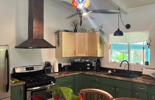 Kapoho House | Hawaii Big Island Tree Top Bungalow Home - access to Jungle!