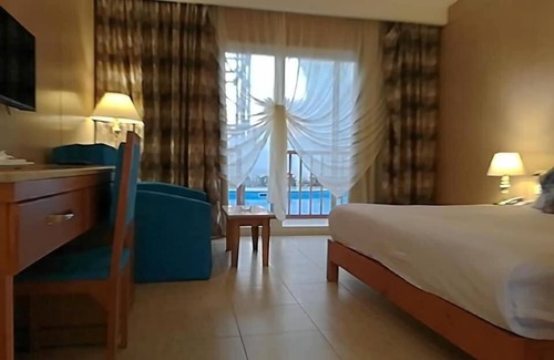 Al Ahyaa Hotel | Hawaii Caesar Dreams Resort & Aqua Park