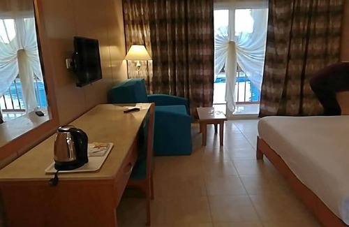 Al Ahyaa Hotel | Hawaii Caesar Dreams Resort & Aqua Park