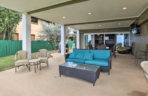 Maili House | Hawaiian Beachfront House w/ Yard, Lanai & Views!