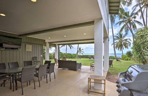Maili House | Hawaiian Beachfront House w/ Yard, Lanai & Views!
