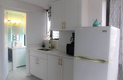 McCully - Moiliili Condo | Hawaiian Monarch 1611 Condo by RedAwning