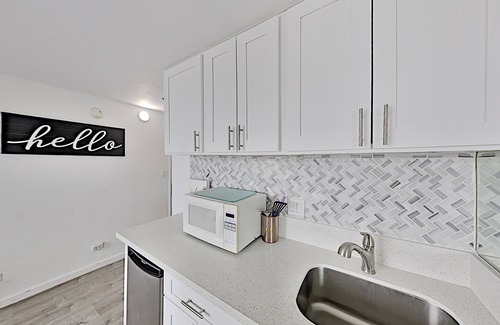 McCully - Moiliili Condo | Hawaiian Monarch 2312 Condo by RedAwning