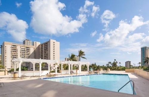McCully - Moiliili Condo | Hawaiian Monarch 3707b Condo by RedAwning