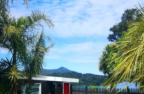 Tryphena Cottage | Hawaiki cottage - Fantasy Island