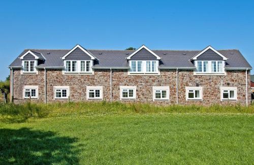 Woolfardisworthy Apartment | Hawfinch Apartment - Uk49304