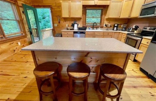 Stecoah Cabin | Hawg Hideaway, near ‘Tail of the Dragon’ & Deals Gap