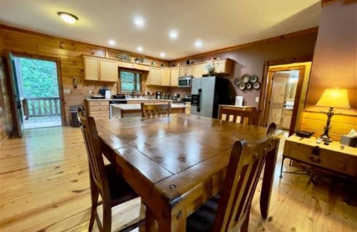 Stecoah Cabin | Hawg Hideaway, near ‘Tail of the Dragon’ & Deals Gap