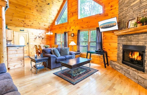 Ridgeline Vistas Cabin | Hawk`s Hideaway - Great Privacy, Amazing Views of Blue Ridge Mountains