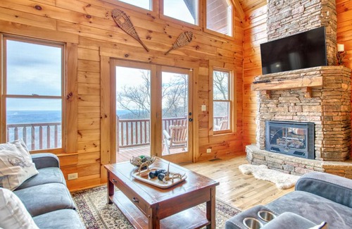 Lake Lure House | Hawk's View Log Cabin