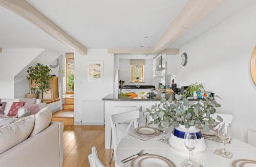 Totnes House | Hawke