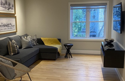 L'Ile-Perrot Apartment | Hawkesbury executive condominium