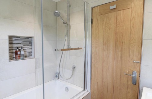Baslow House | Hawkfield