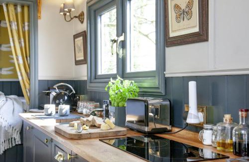 Knowstone Ski Chalet | Hawkings Hideaway