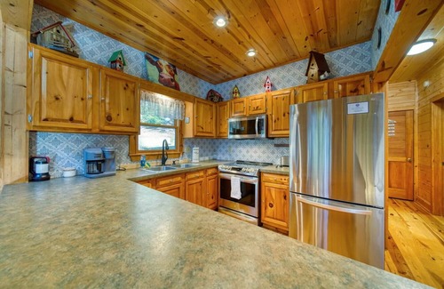 Suches Cabin | Hawks Whistle - Peaceful, Dog-friendly, Hot Tub, Waterfall nearby!
