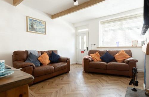 Haworth House | Haworth Haven Cottage - with Garden and Summerhouse