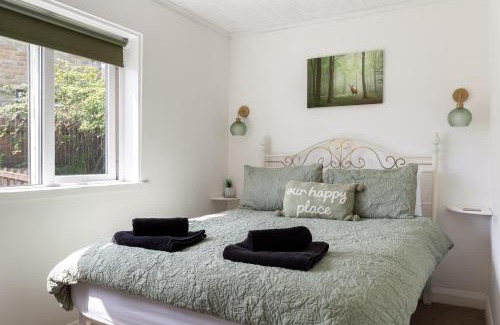 Haworth House | Haworth Haven Cottage - with Garden and Summerhouse