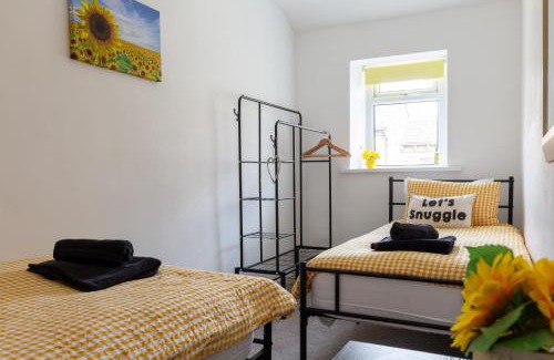 Haworth House | Haworth Haven Cottage - with Garden and Summerhouse