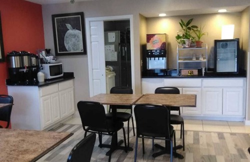 Wichita Hotel | Hawthorn Extended Stay by Wyndham Wichita