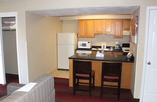 Wichita Hotel | Hawthorn Extended Stay by Wyndham Wichita