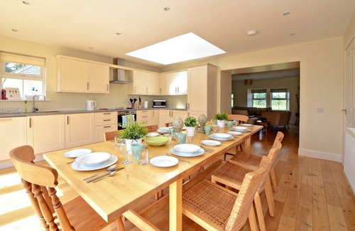 Ormiston House | HAWTHORN HOUSE - spacious home set amidst lush gardens & rolling countryside