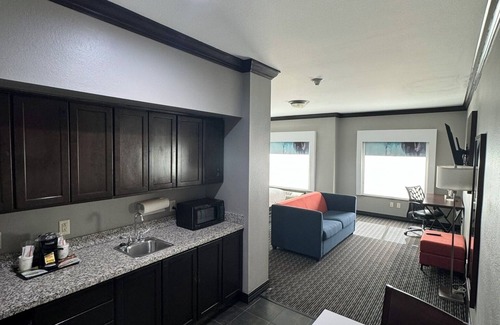 Lubbock Hotel | Hawthorn Suites by Wyndham Lubbock