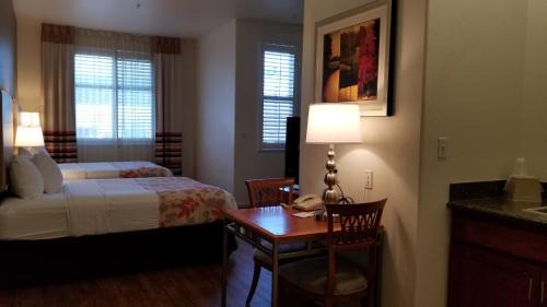 Victorville Hotel | Hawthorn Suites