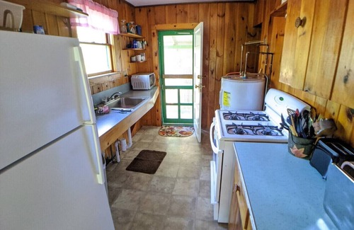 Raymond Cottage | Hawthorne Cottages Overlook