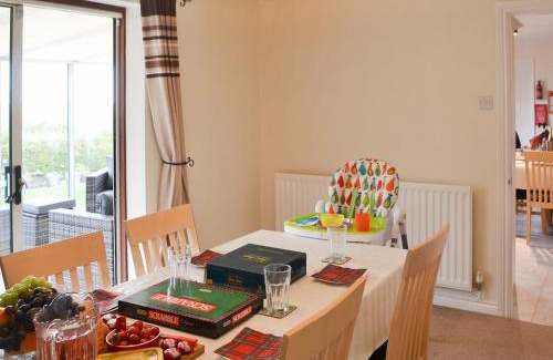 Amble House | Hawthorne House