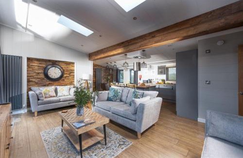 Lifton House | Hawthorne Lodge, 15 Roadford Lake Lodges, Lifton
