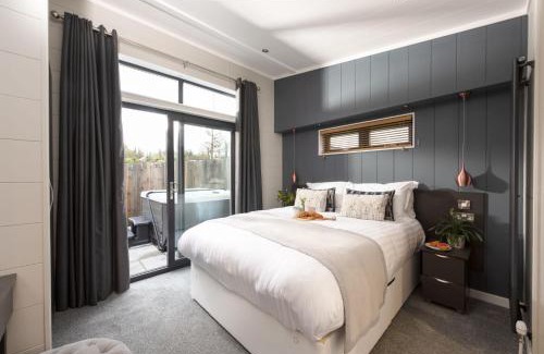 Lifton House | Hawthorne Lodge, 15 Roadford Lake Lodges, Lifton