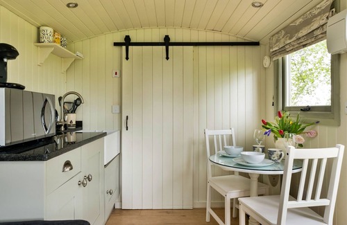 Nordley House | Hay and Hedgerow Glamping by Interhome