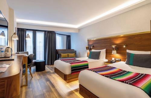 Old Town Hotel | HAY Hotel Alsancak